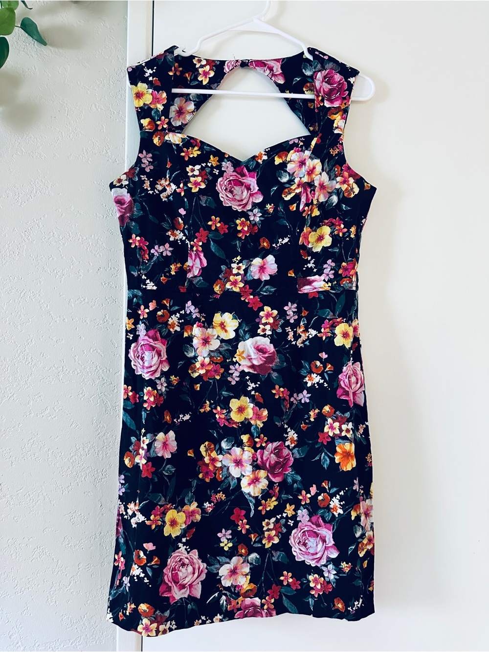 Kara Girl Dress Sz Large Sleeveless Floral Cutout Midi or knee length